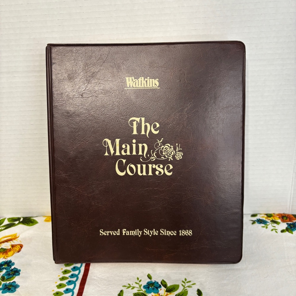Watkins Cookbook 'The Main Course' 5 Ring Binder Vintage 1980 Booklet